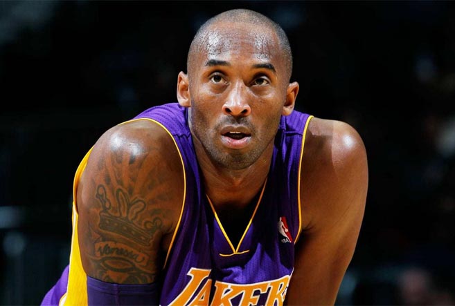 Projeto Passe Certo - DESCANSE EM PAZ, KOBE! Um dos maiores esportistas da  história, Kobe Bryant, jogador de basquete, morreu na manhã deste domingo  em um acidente de helicóptero, que tirou também