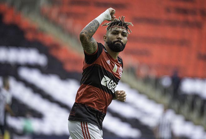 Flamengo visita São Paulo em busca de título do Brasileiro