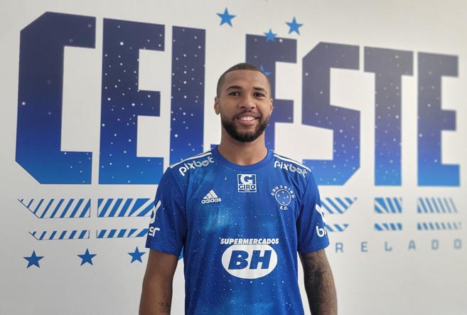 Cruzeiro apresenta o atacante Wesley