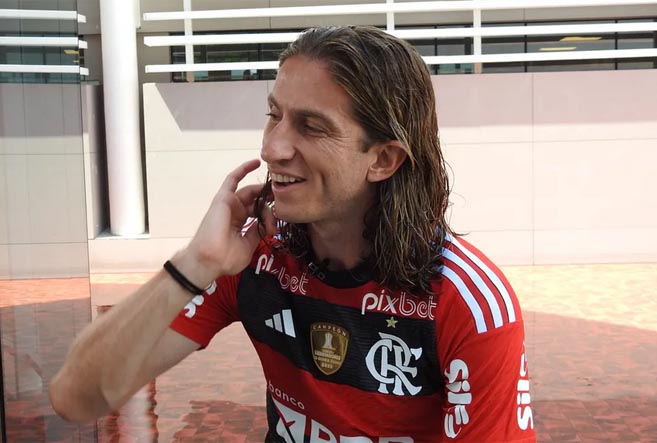 Com volta de Filipe Luís, Flamengo divulga lista de relacionados