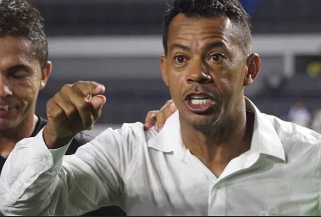 Campina Grande, Brazil. 15th Mar, 2020. Marcelinho Paraíba enters the field  before the start of the game between Perilima and Centro Sportivo Paraibano  (CSP), held this Sunday afternoon (15th) at the Ernani